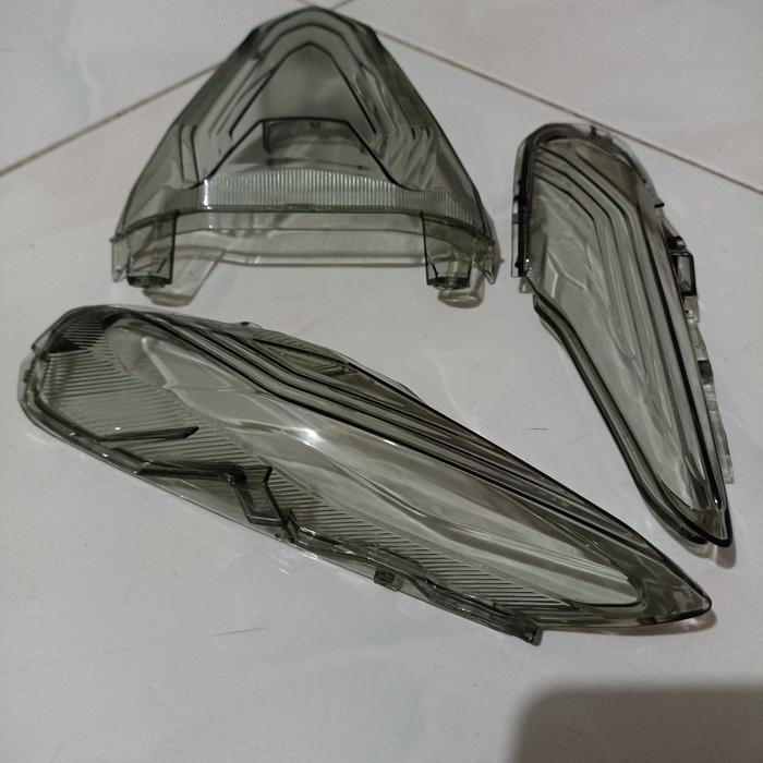Mika kaca lampu stop belakang mika sen Beat LED Deluxe 2020-2022 hitam