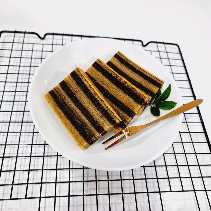 "New" LAPIS LEGIT FIKA CAKES Basah Dan Lembut FRESH FROM THE OVEN