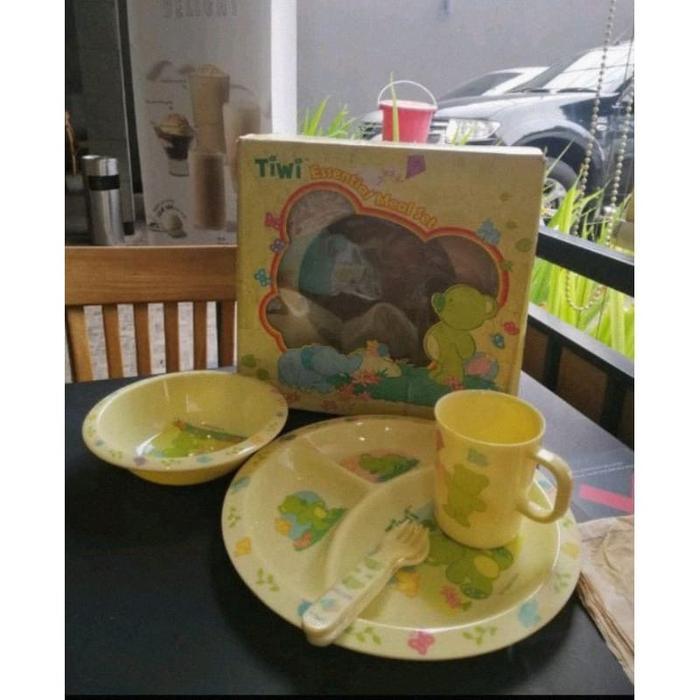 Terlaris Tiwi meal set bahan melamin mewahh / perlengkapan makan bayi SALE