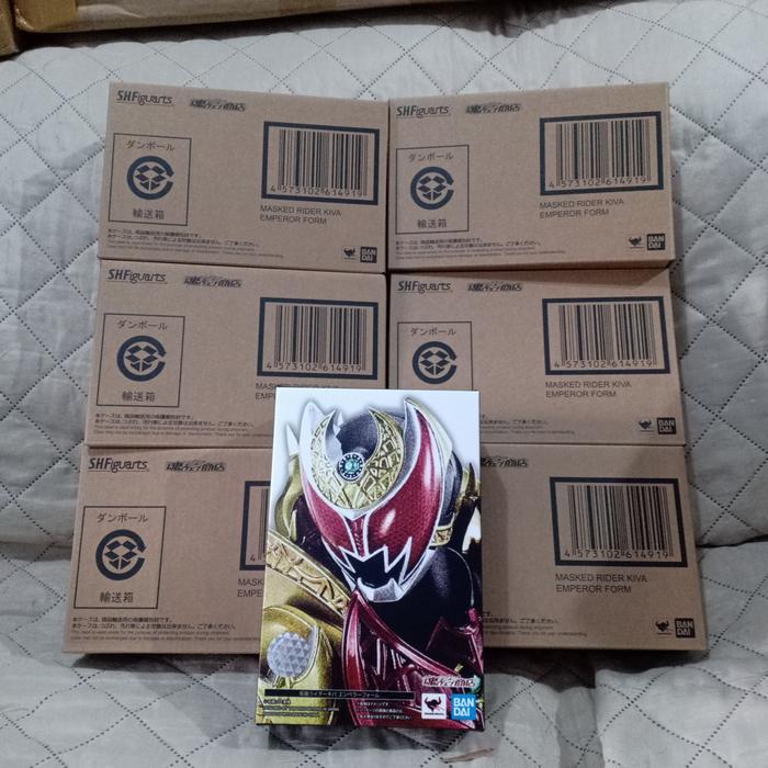 Shf SS Kamen Rider Kiva Emperor Shinkochou seihou s.h.figuarts