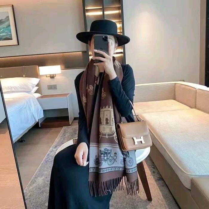 NEW SYAL "LIly" IMPORT /SHAWL WINTER/ SELENDANG PASMINA PREMIUM monyetan scarf mikasa Black Emas