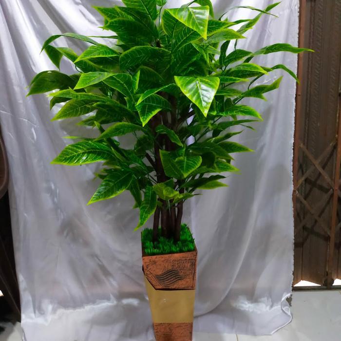 POHON PLASTIK/POHON LUKY 120CM/POHON HIAS/TANAMAN BESAR/ARTIFICIAL