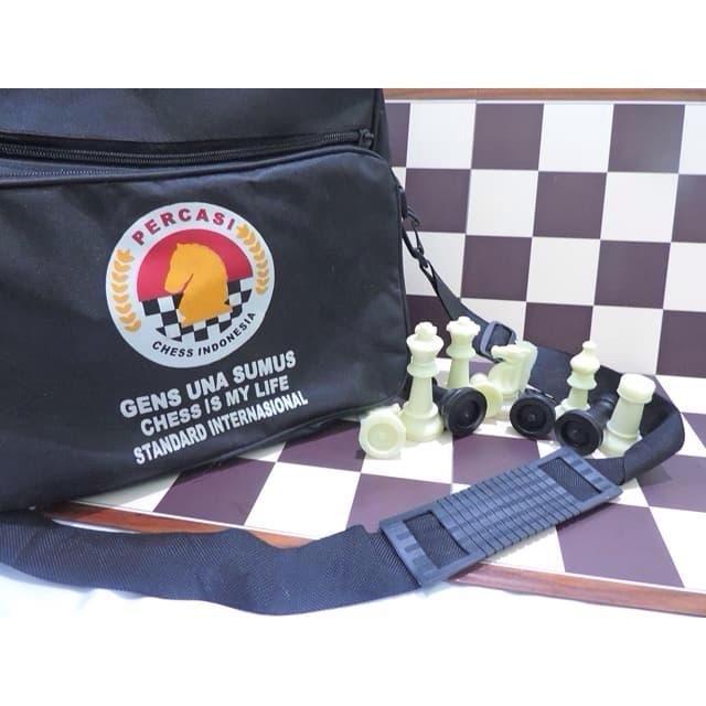 Catur Plastik Lengkap Papan + Bidak + Tas