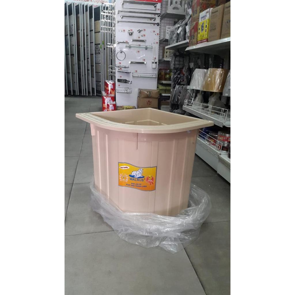 Walrus Bak Air /Bak Mandi Sudut Kamar Mandi Ivory 120L