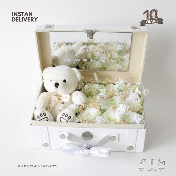 Flowers Box With Artificial Flowers Mixed With Dried Flowers Teddy Bear By Maxwell Flowers Pasti