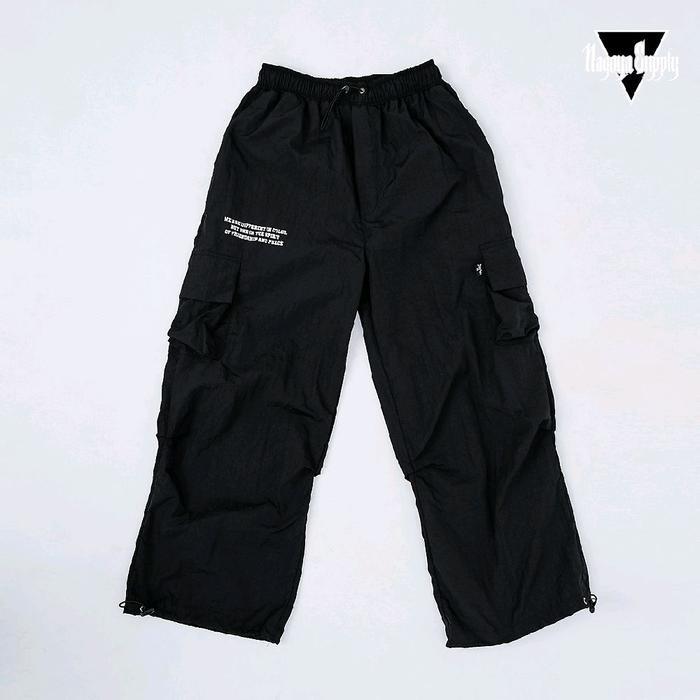 Nagoya Supply Celana Trackpants Cargo Parasut Crinkle Outfit Hiking Waterproof Unisex Pria Wanita