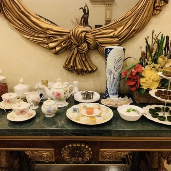 TEA SET / CANGKIR KOPI / TEH / ESLY / 4 CANGKIR / 4 SAUCER / MEWAH /