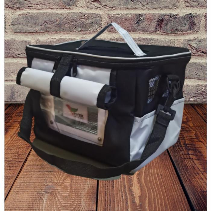 Box dan tas untuk lolohan burung.