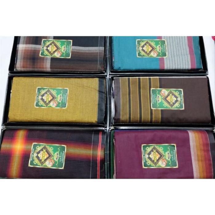 SARUNG WADIMOR. MOTIF PADANG/KOTAK KOMBINASI DEWASA KAIN TENUN KATUN KOTAK MUSLIM PUTIH BELAH HITAM