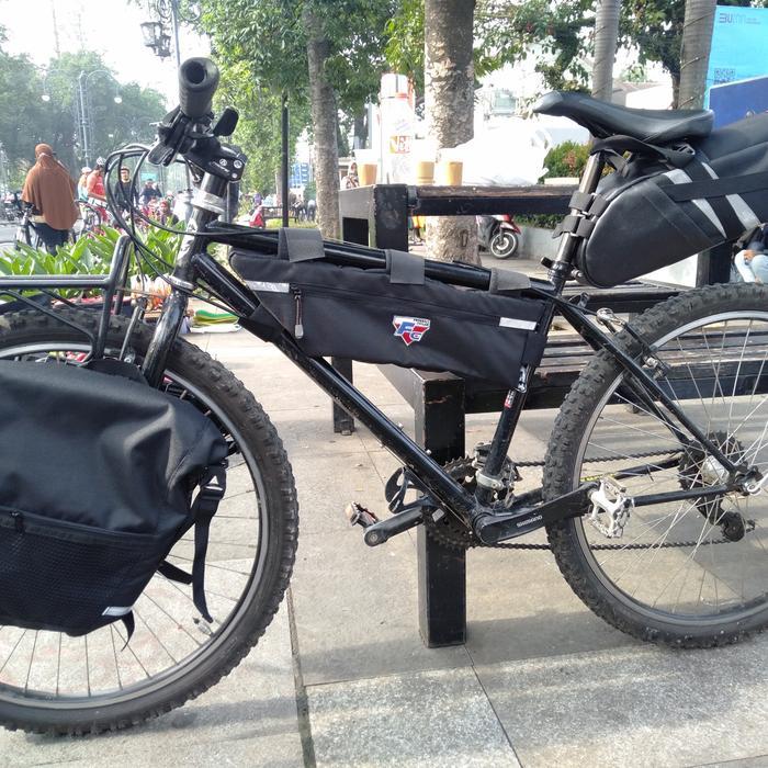 Meroca Bike - Tas Frame Sepeda Touring Roadbike Cummuter Vintage Federal