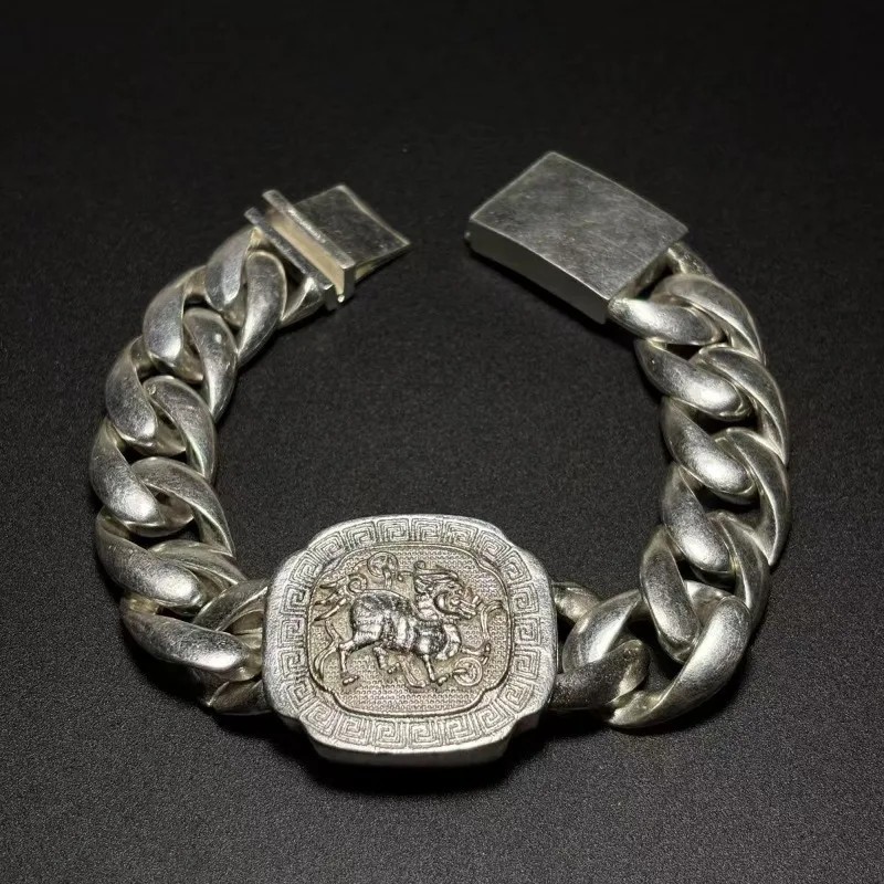 Chinese Tibetan silver hand-hollowed Kirin amulet auspicious transshipment fashion bracelet overlord