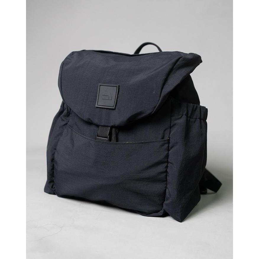 Ransel Vienna Divergent Black Water Repellent Nylon Crinkle Medium Backpack - Unisex Terjamin