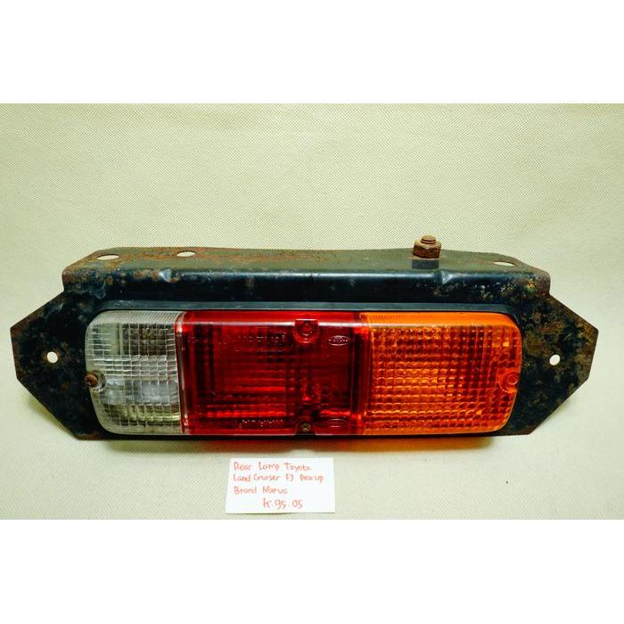 LAMPU BELAKANG DAN BRAKET HARTOP FJ40 FJ45 BEKAS 1 BUAH SAJA IMITASI