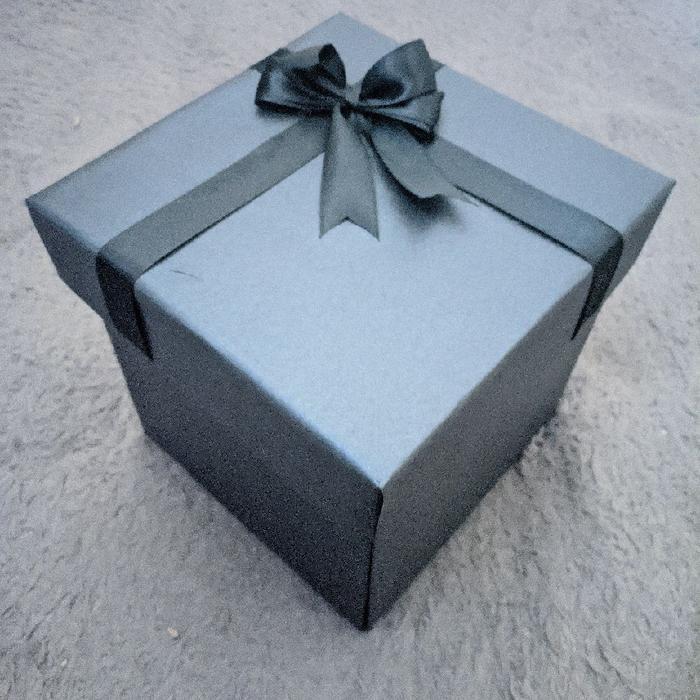 Kado Ultah Snack Box Hitam 16X16 Dengan Jam Tangan Dan Led - Gift Populer