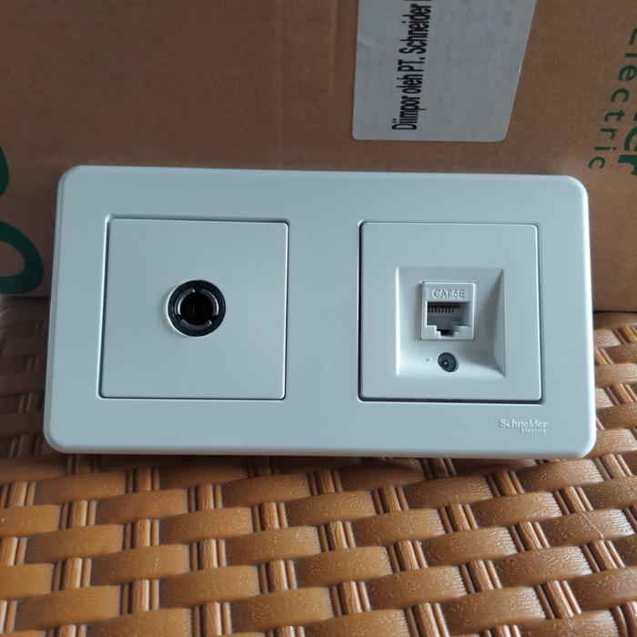 LEONA OUTLET TV + LAN DATA RJ45 SCHNEIDER