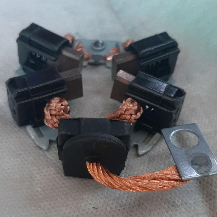 carbon brush starter kul stater arang dinamo starter nissan xtrail T31 2007 - 2013  xtrail T32 2013 