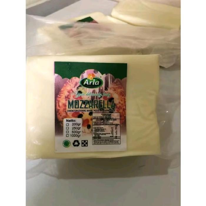 Keju Mozzarella Arla 1kg import halal dari Denmark