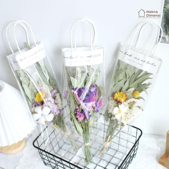 Makna Dimensi - 1 Set Buket Bunga Kering Tenteng Tas Besar Dried Flower Aesthetic Hadiah Wisuda