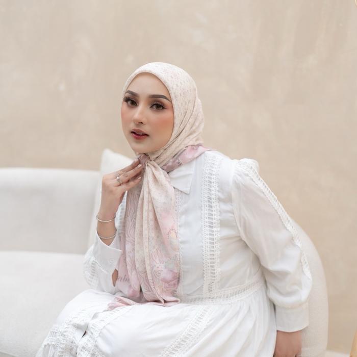 Nathelabel - Bloomy Floaria Pattern Hijab Series (Hijab Pattern Eksklusif Nathelabel)