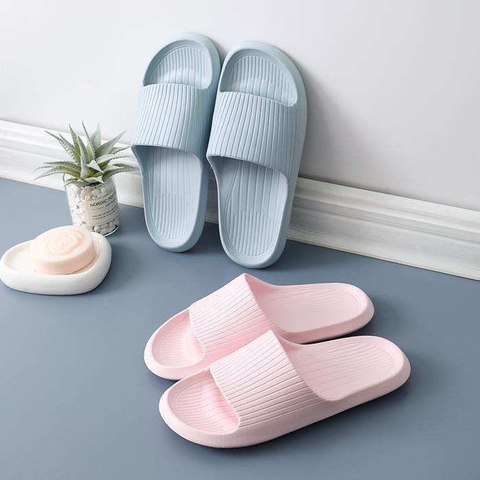 Miniso Toys - Sandal Rumah Berkualitas Sandal Kamar Mandi Empuk Sandal Karet Anti Slip Sandal Couple