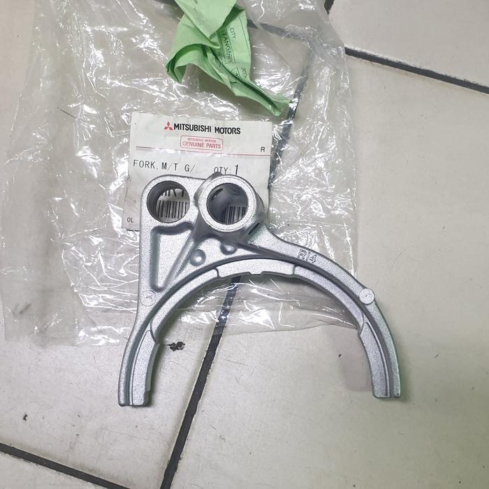 Fork Garpu Transmisi Manual Gigi 3 4 Mitsubishi Triton All New Triton Asli Partt