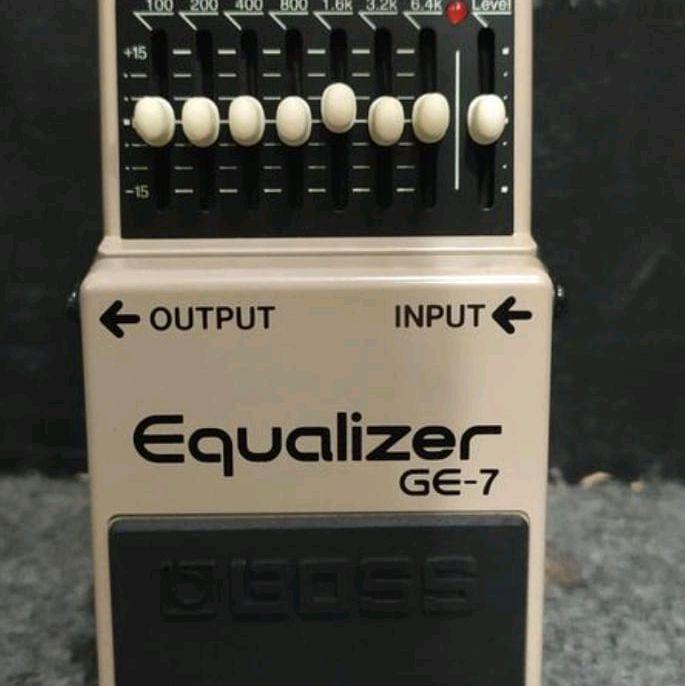 Boss GE7 , 7 Band Equalizer Pedal GE-7 BOSS Original Garansi - 01/26