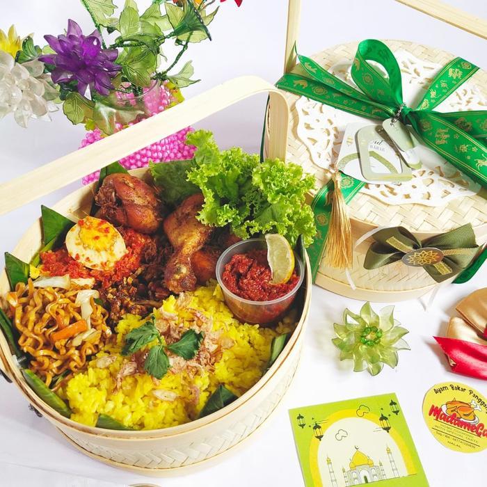 Hampers Keluarga - Nasi Kuning & Ayam Utuh