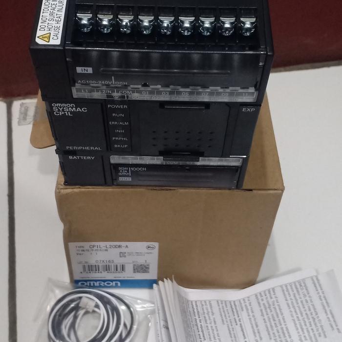 PLC OMRON CP1L-L20DR-A