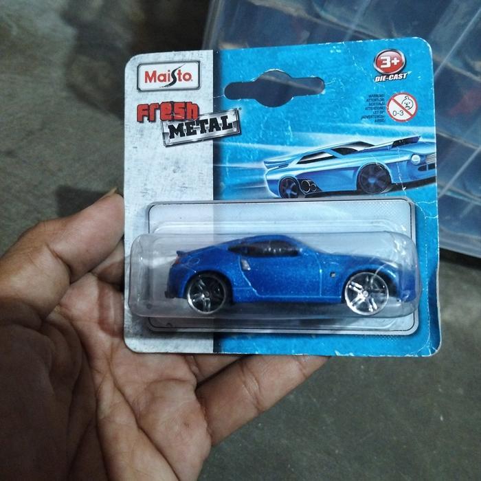 Maisto Nissan Fairlady Biru