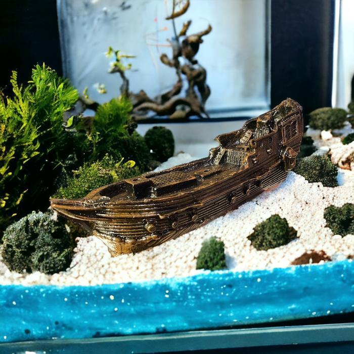 Hiasan Aquarium Kapal Karam Bajak Laut Tenggelam