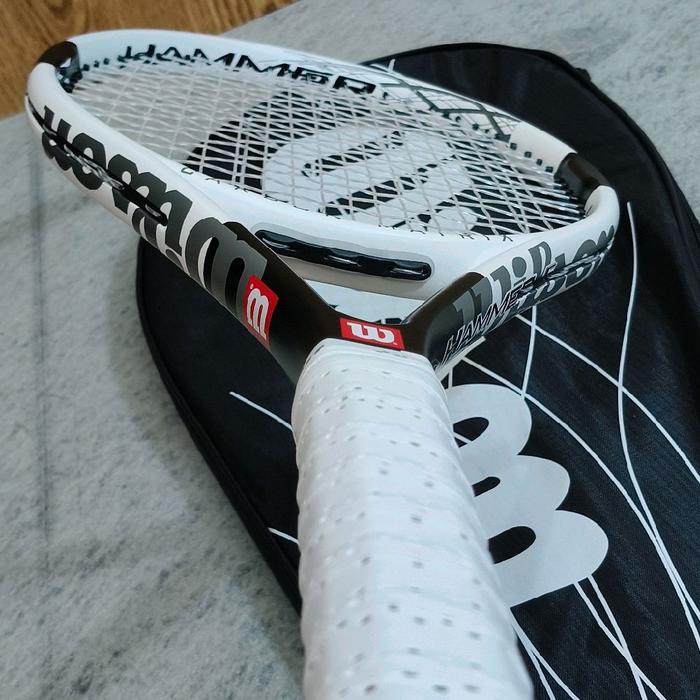 Raket Tenis Wilson Hammer Carbon Black Putih Siap Pakai Ada Tas