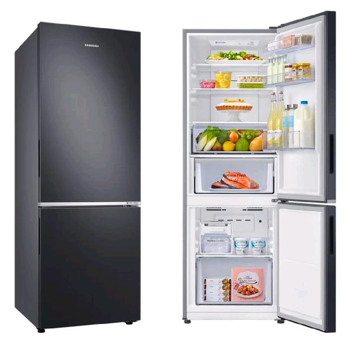 Samsung Kulkas 3 Pintu Hitam dengan Desain Modern dan Kapasitas Besar untuk Keperluan Harian Anda