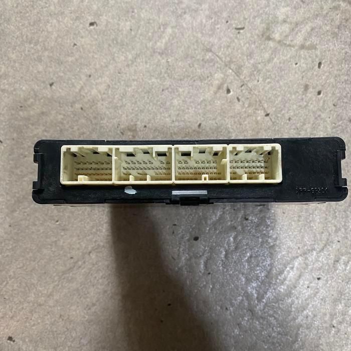 89661-0K040 89661-0K740 ECU COMPUTER ENGINE CONTROL INNOVA BENSIN MANUAL PASSSS