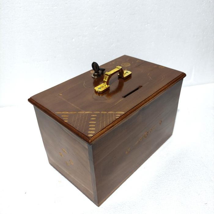 KOTAK AMAL CUKIT KAYU JATI BESAR Dengan Tutup