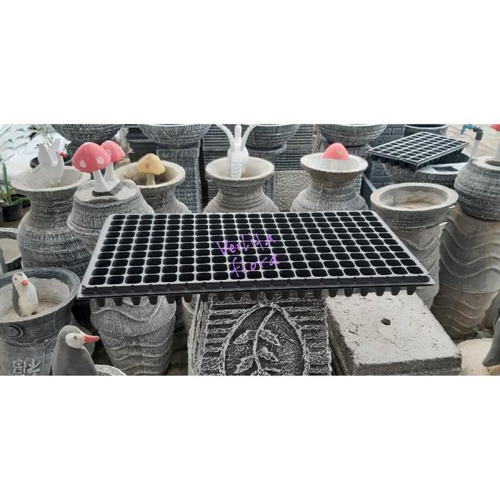 Tray Semai 200 Lubang