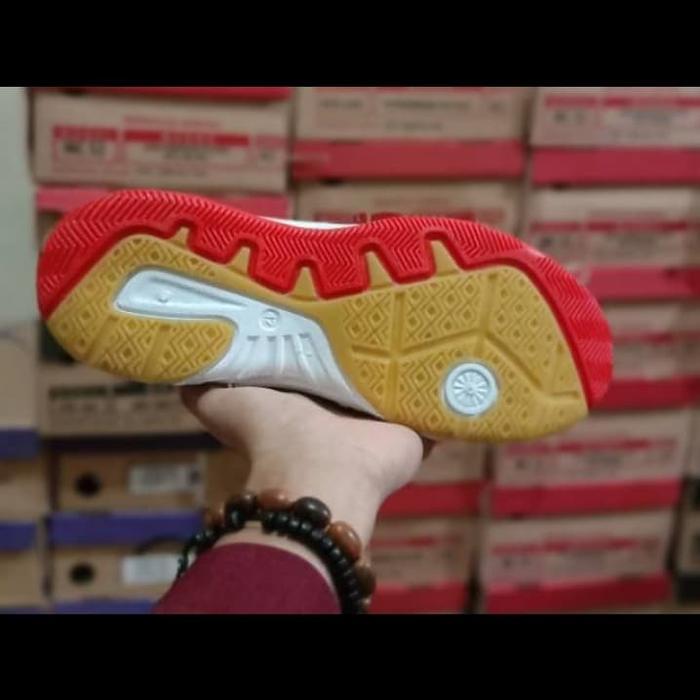 READY Sepatu Badminton / Bulutangkis / Sepatu pro ATT BSD 640 / SNEAKERS