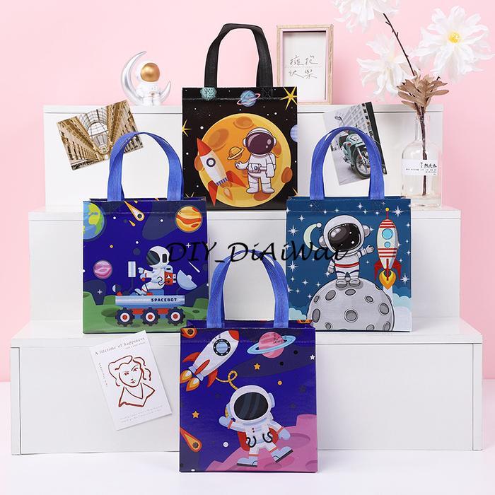 Tas Souvenir Ulang Tahun / Birthday Goodie Bag Cowok / Dinosaurus / Astronot