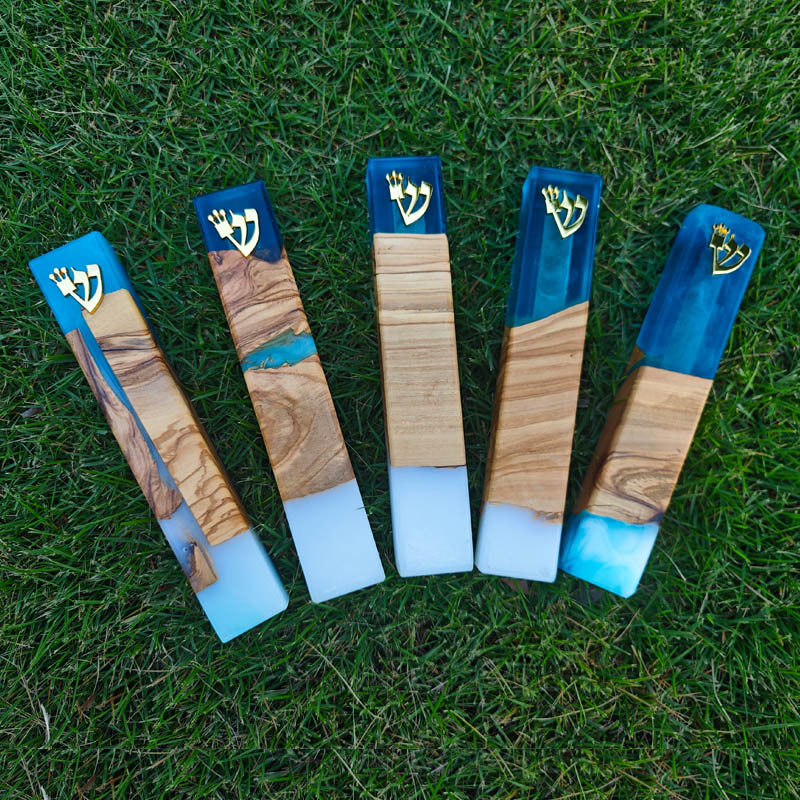 Wood Resin Mezuzah Case with Hebrew Shin Symbol Handcrafted Mezuzah Case for Door Decoration Mezuza