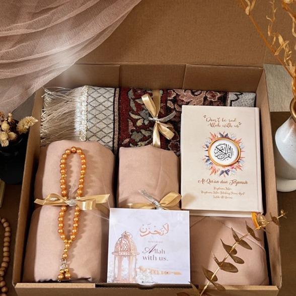HAMPERS SET MUKENA HAMPERS MUKENA SET SESERAHAN PERNIKAHAN ALAT SHOLAT MUKENA SAJADAH HAMPERS MUKENA