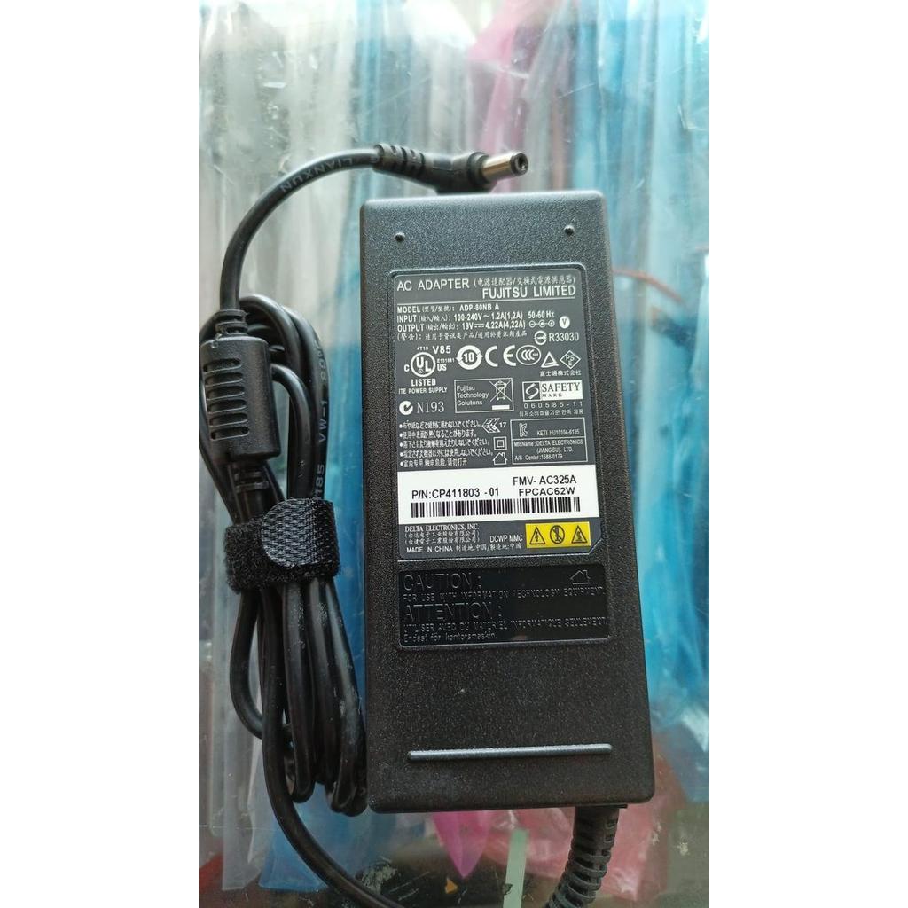 Adaptor laptop fujitsu - adaptor