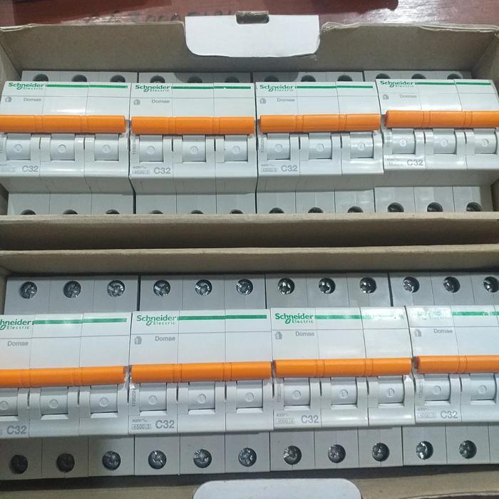 Mcb 3Phase 32A Schneider Domae
