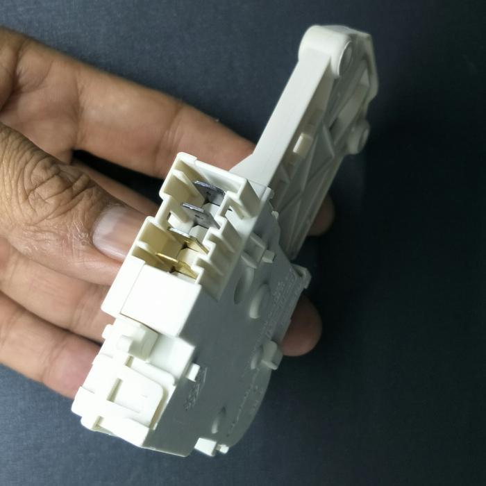 Door Lock Mesin Cuci Electrolux