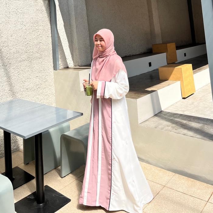Abaya Lily Madinah Abaya Saudi Abaya Lokal Embordir Bahan Marbella Silk Anti Uv Filter Desain