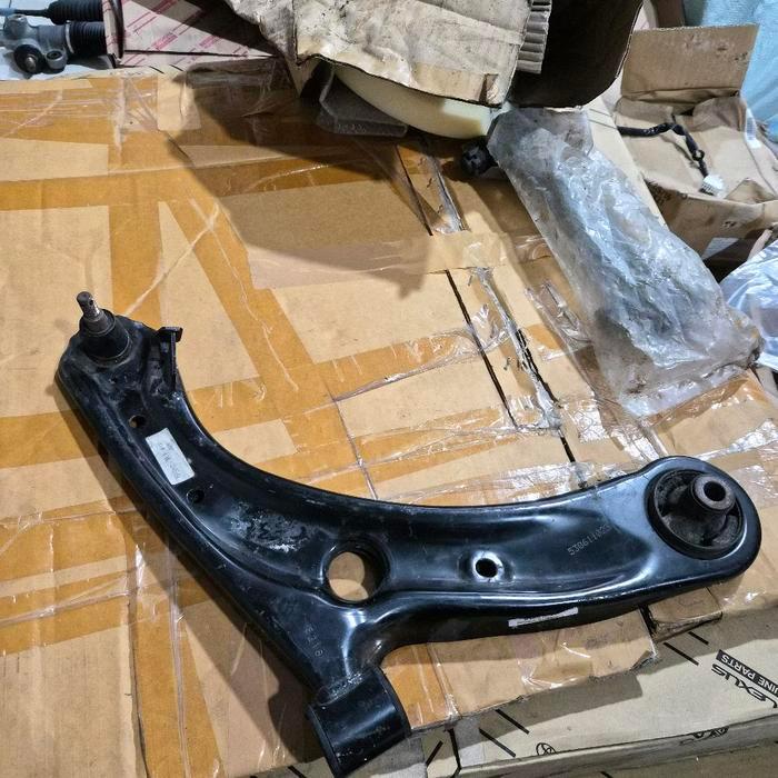 LOWER ARM SAYAP DEPAN KANAN MOBILIO ORIGINAL