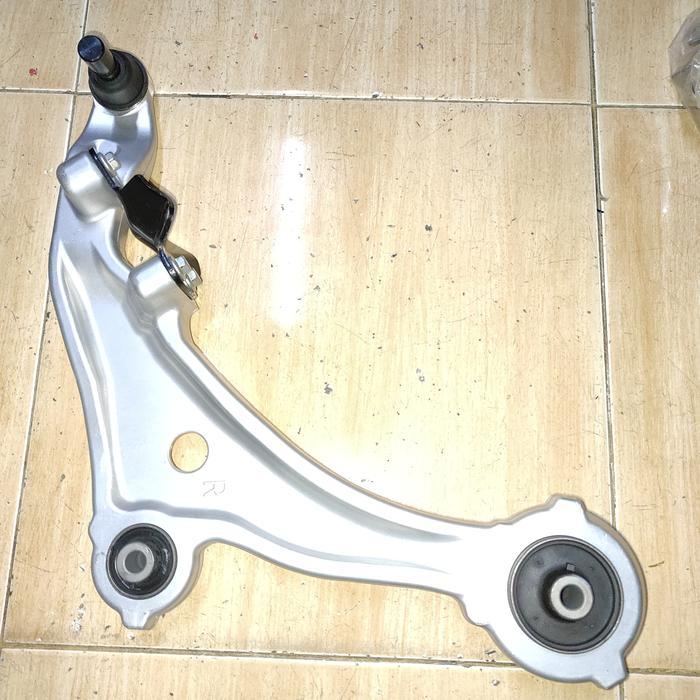 Lower Arm Nissan Elgrand E52