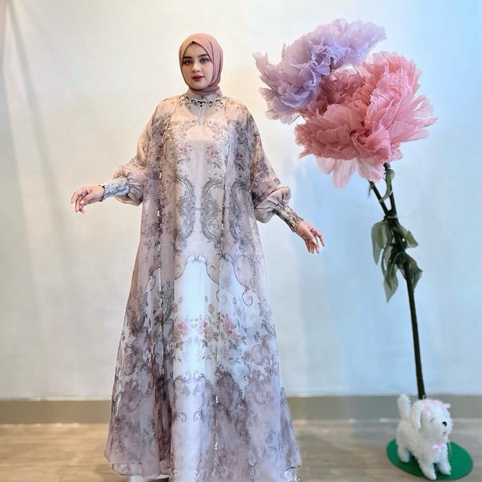 KhadijahBindawood Gaun Cantik Set Outer Organza Payet dengan Desain Elegan dan Motif Bunga