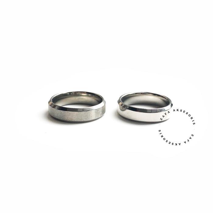 Cincin titanium fashion pria wanita keren Anti Karat Full Silver