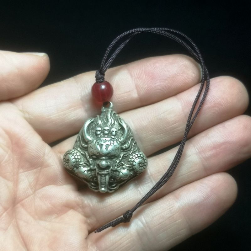 Collected Old Chinese Tibet Silver Carving Dragon Head Amulet Pendant Decoration