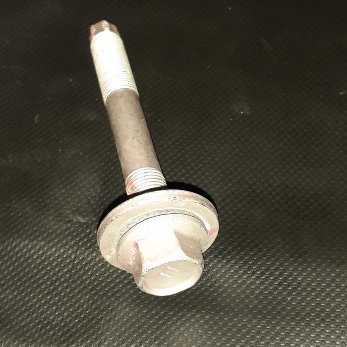 Baut Lower Arm Sentrik Bawah All New Avanza