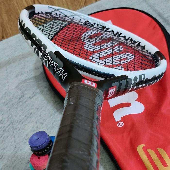 RAKET TENIS PEMULA WILSON HAMMER CARBON BLACK COMBI PUTIH SIAP PAKAI